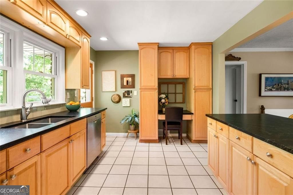 590 Superior Avenue Decatur - Photo 8