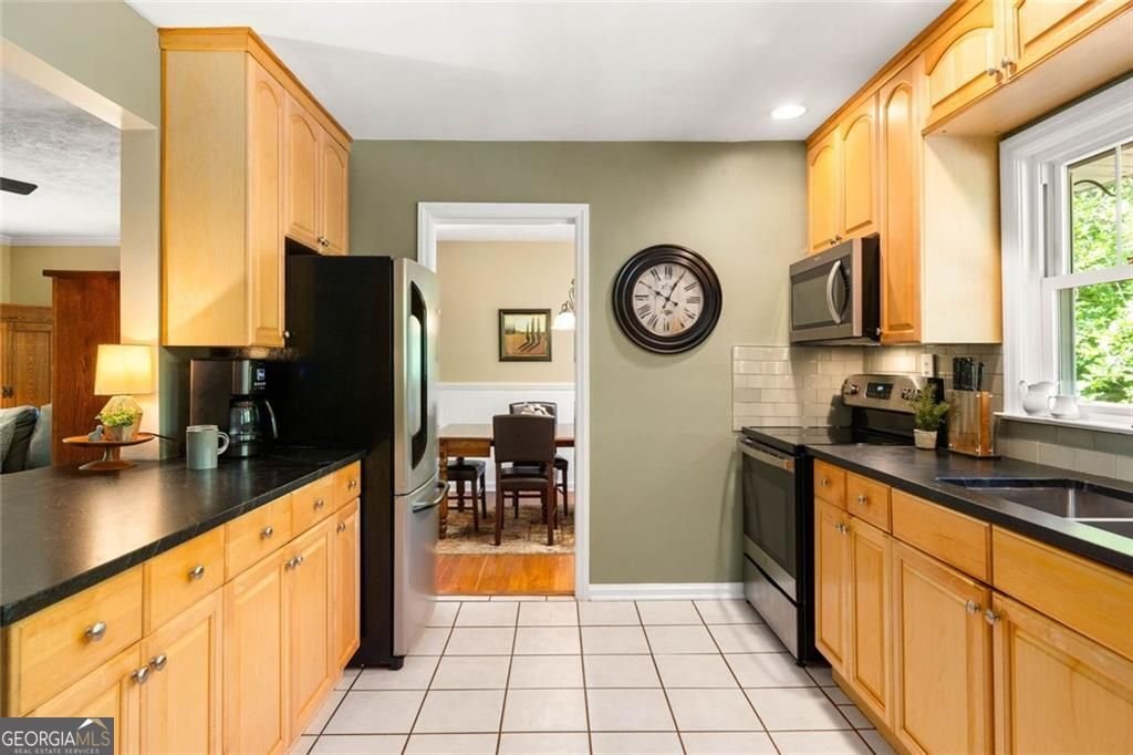 590 Superior Avenue Decatur - Photo 9