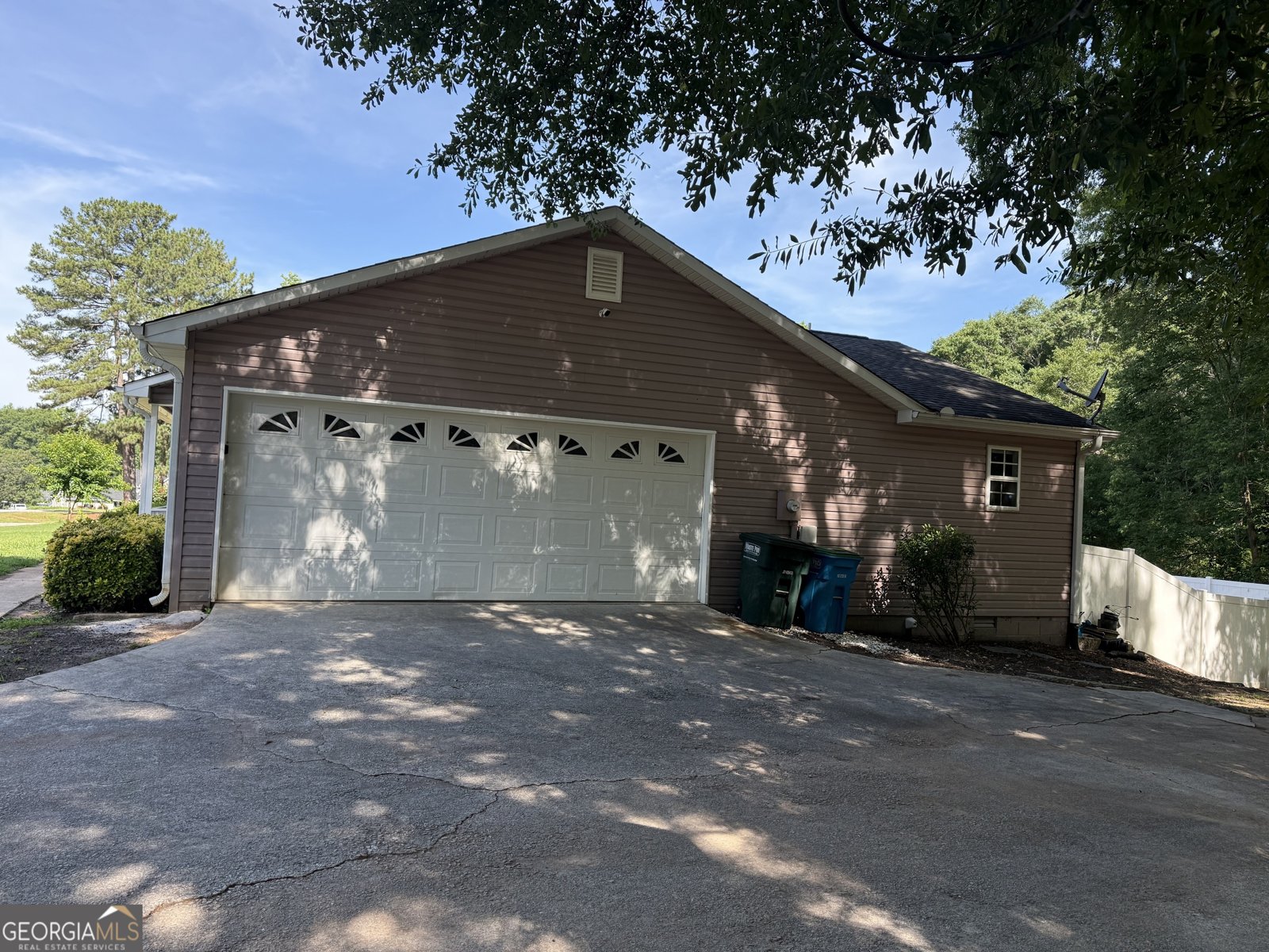 384 SAM BROWN Boulevard Commerce - Photo 27