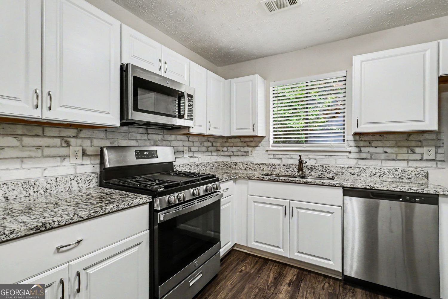 8895 Wesley Place Jonesboro - Photo 12