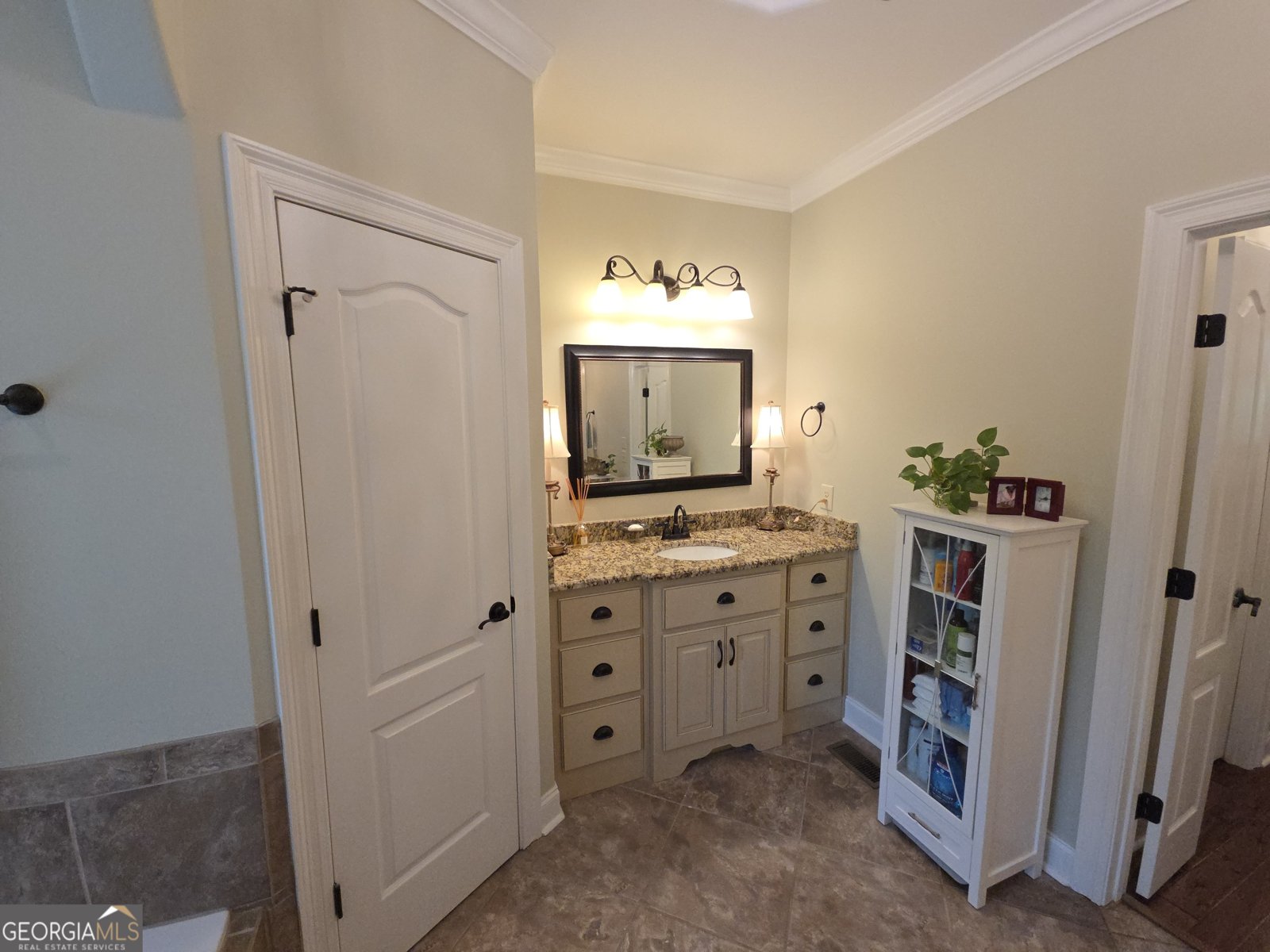 7381 Lullwater Road Columbus - Photo 6