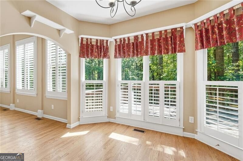 514 Lovinggood Court Woodstock - Photo 11