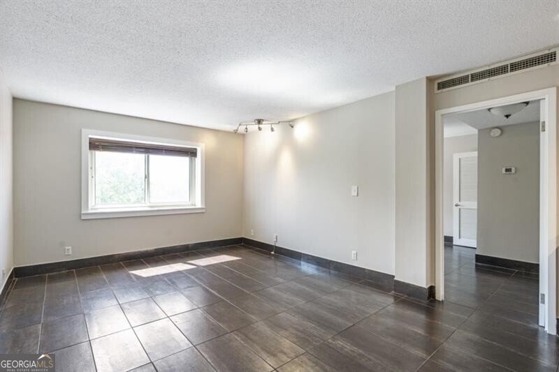 2285 Peachtree Road Atlanta - Photo 11