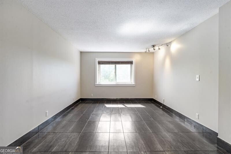 2285 Peachtree Road Atlanta - Photo 9