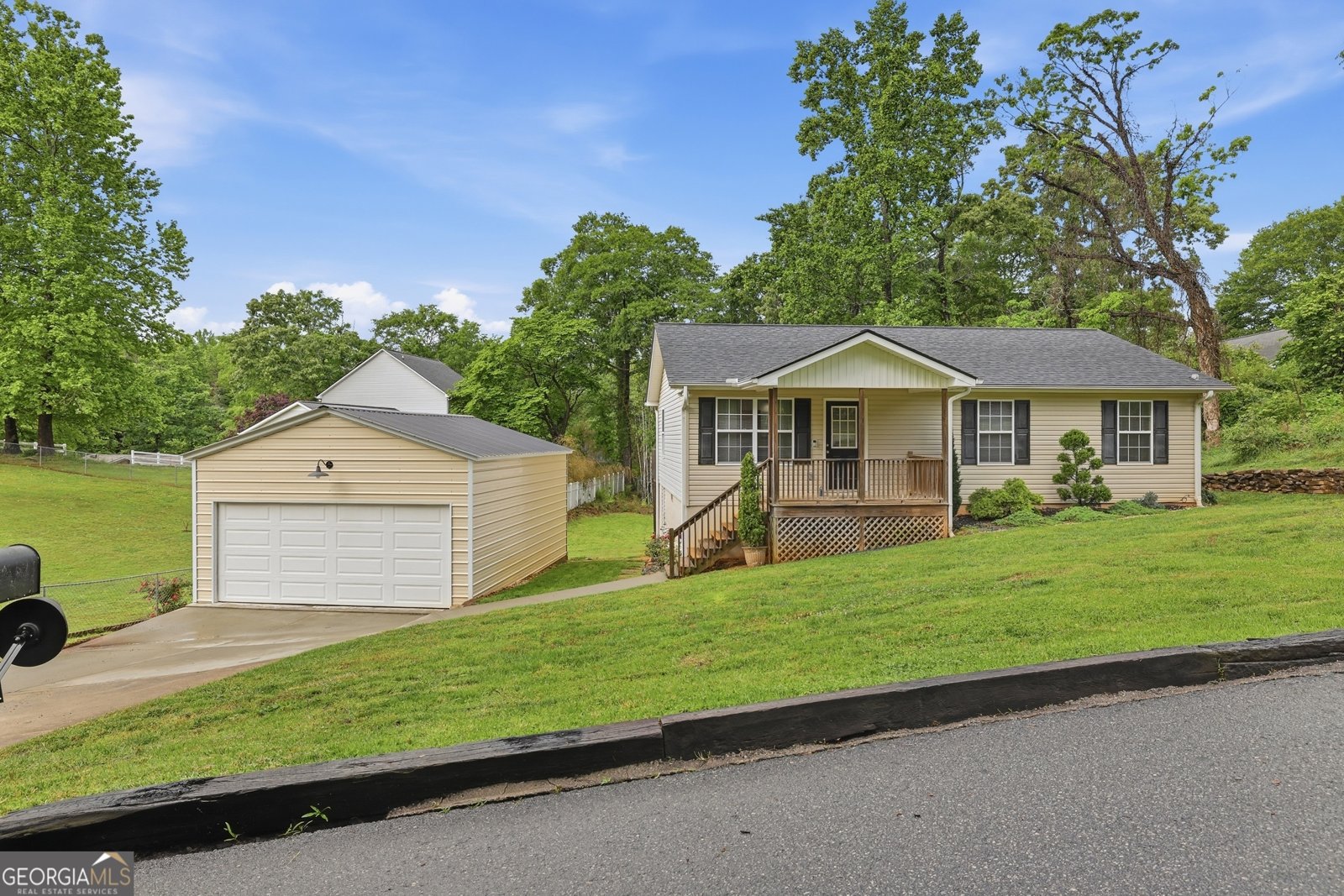 152 Russ Circle Clarkesville - main photo