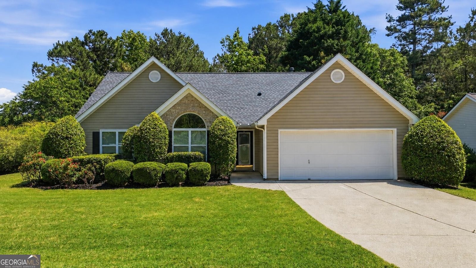 6196 Mount Salem Circle Flowery Branch - main photo