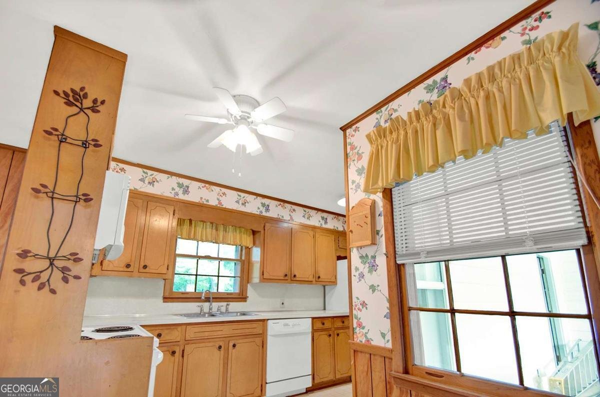 5597 Bob White Circle Lilburn - Photo 13