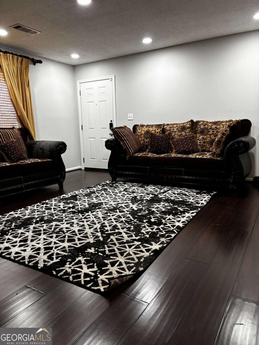 295 Winding River Road Atlanta - main photo