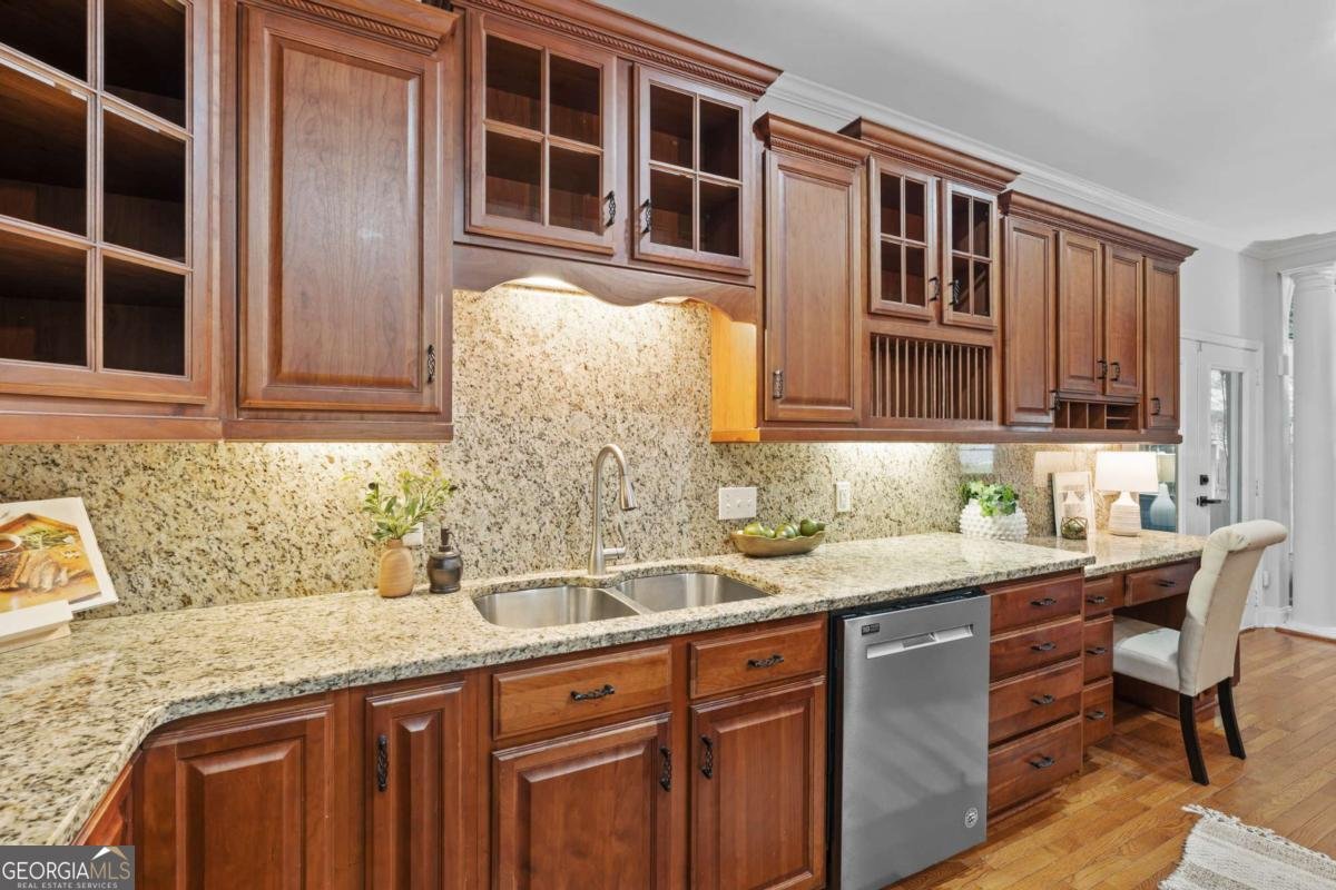 1028 Towne Lake Hills Woodstock - Photo 16