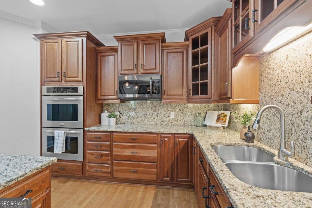 1028 Towne Lake Hills Woodstock - Photo 18