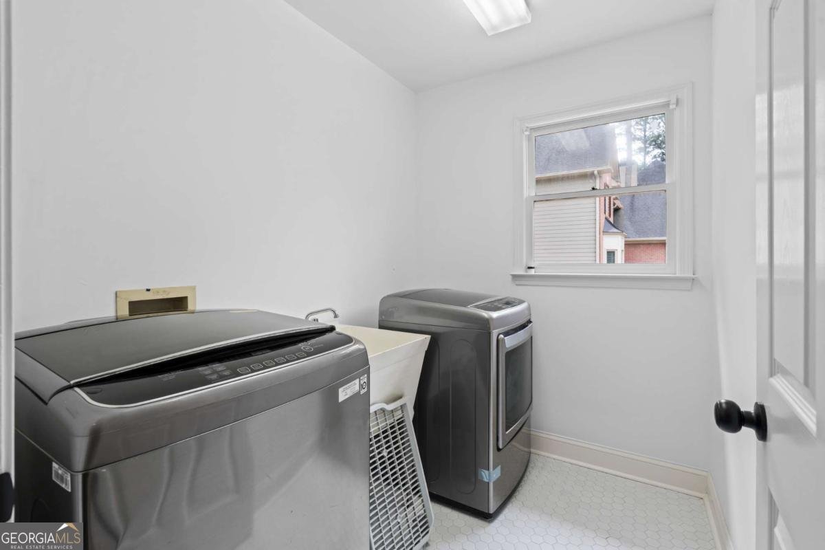 1028 Towne Lake Hills Woodstock - Photo 40