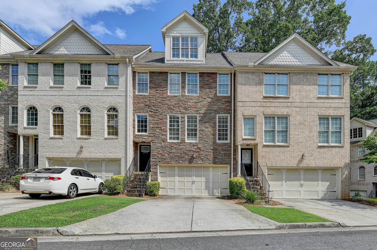 11057 Lorin Way Johns Creek - main photo