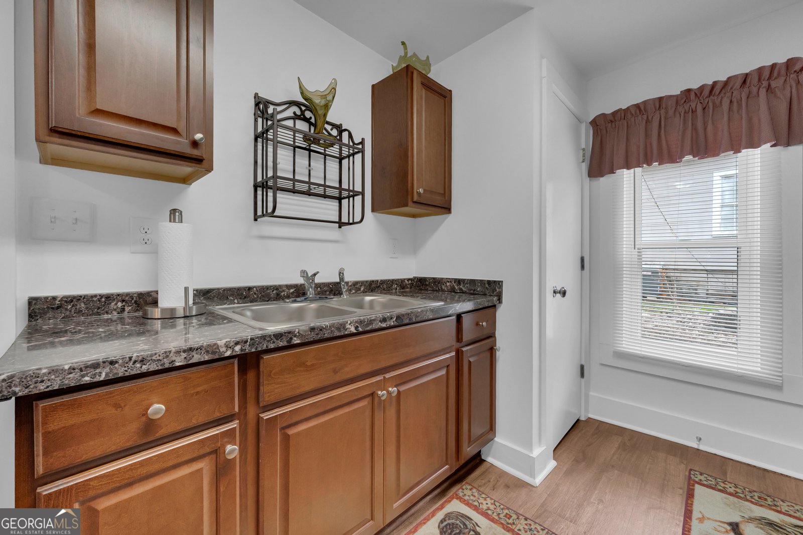 337 State Street Commerce - Photo 18