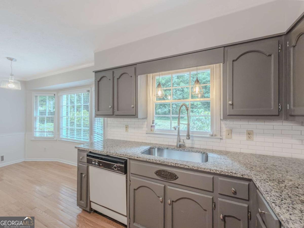 2764 Amberly Way Snellville - Photo 18