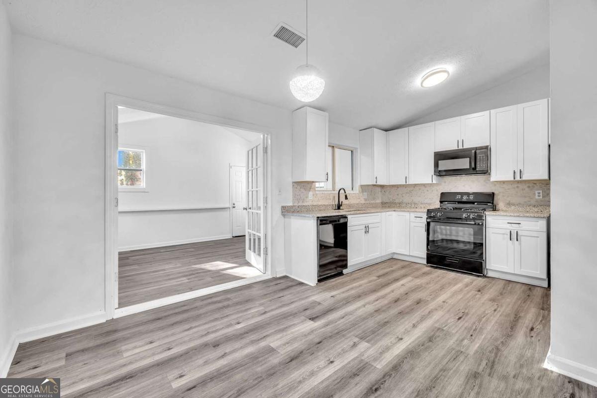 3959 Wood Path Drive Stone Mountain - Photo 10