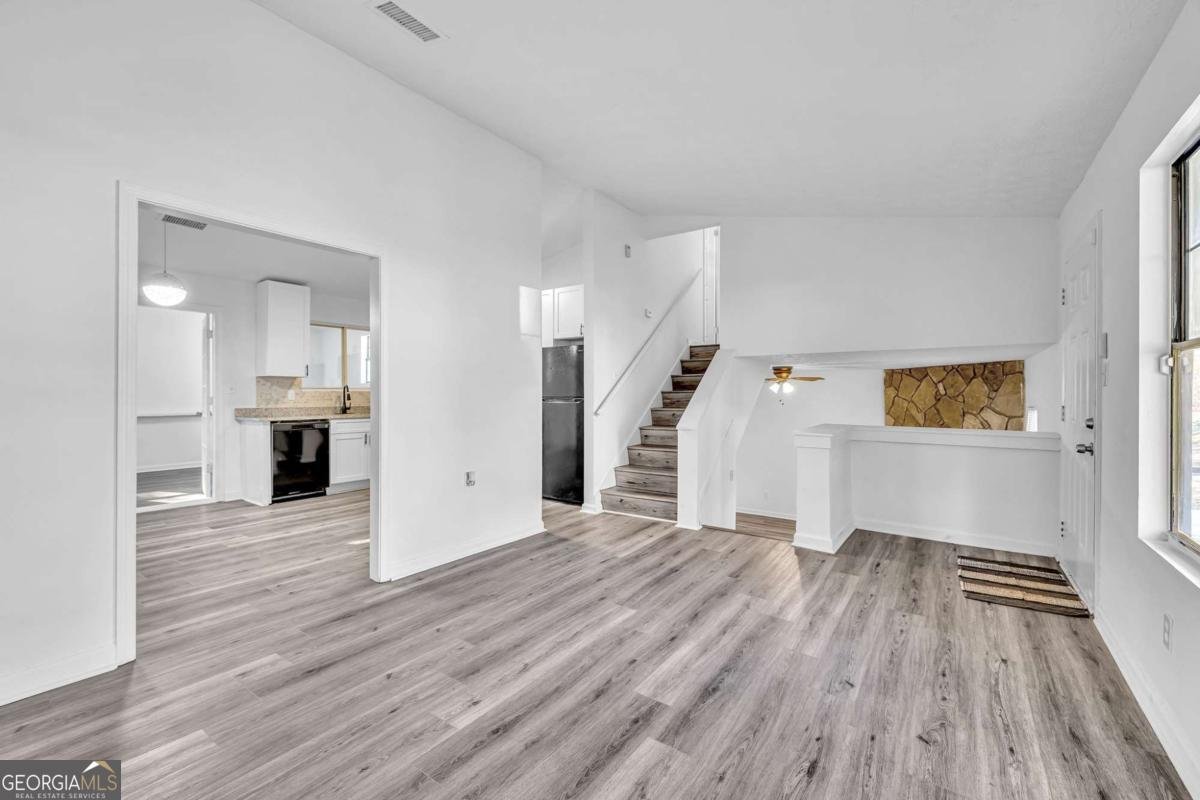 3959 Wood Path Drive Stone Mountain - Photo 9