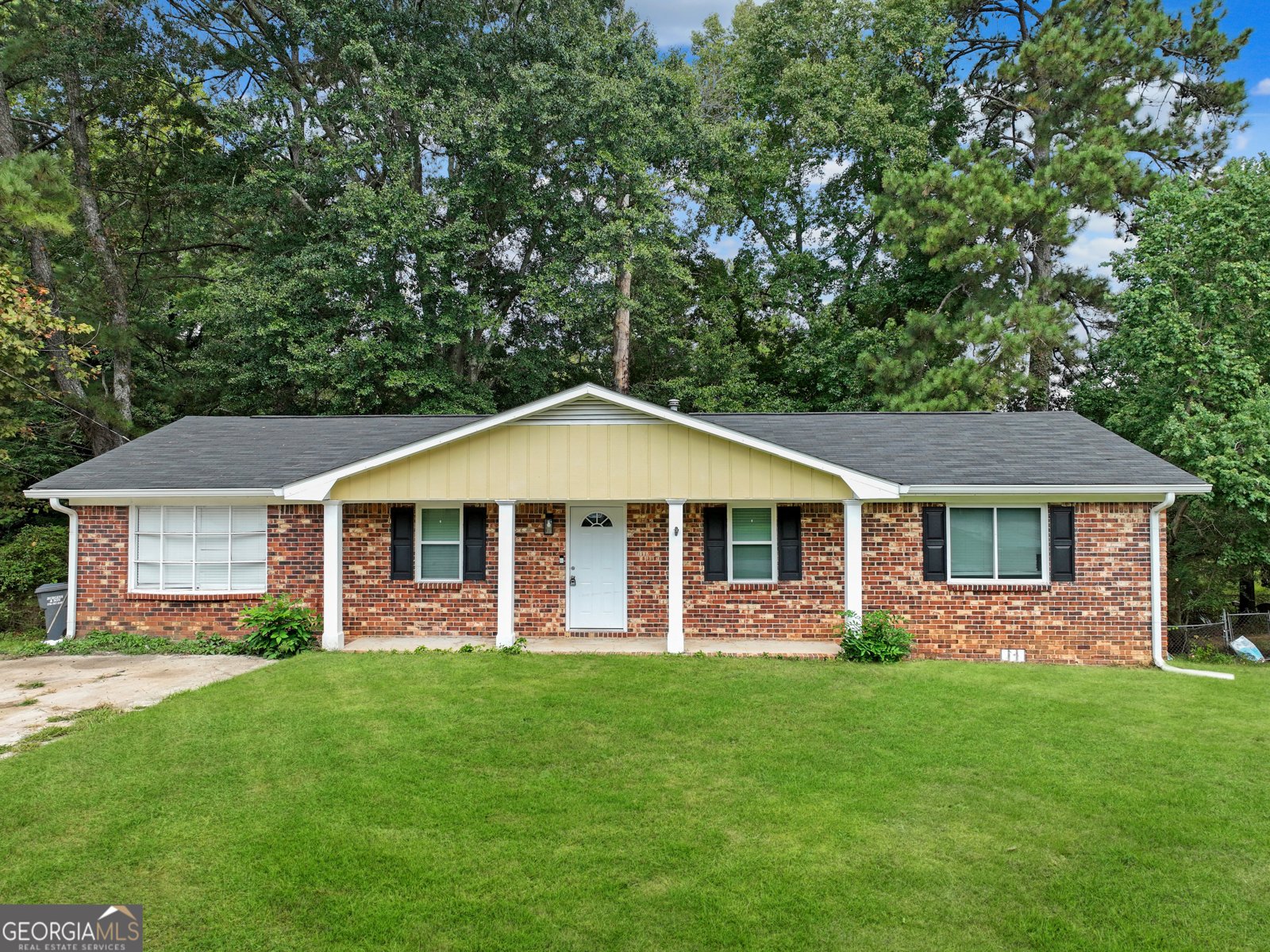 3021 Lakeridge Drive Conyers - main photo