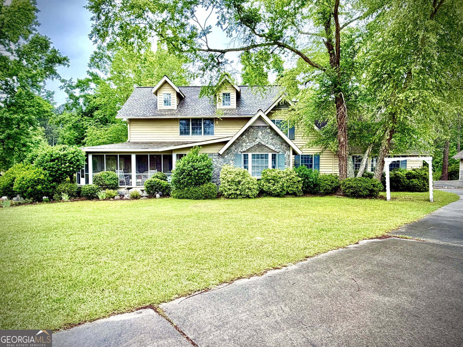 Photo 2