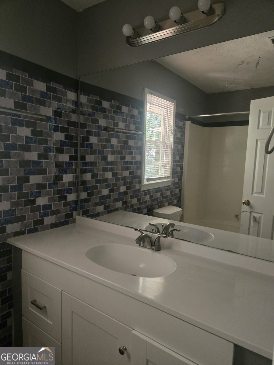 12130 Brown Bridge Road Covington - Photo 9