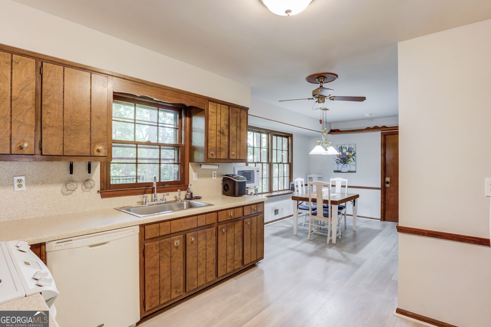 597 Beth Court Lilburn - Photo 11