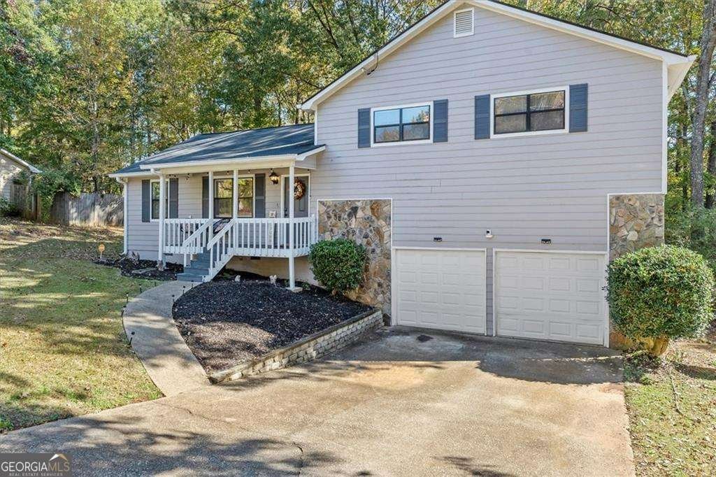 4041 Woodbridge Court Powder Springs - main photo