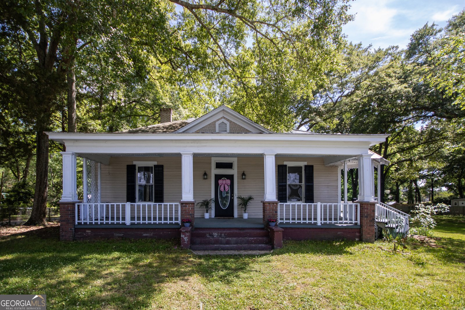 285 E Main St Forsyth - main photo