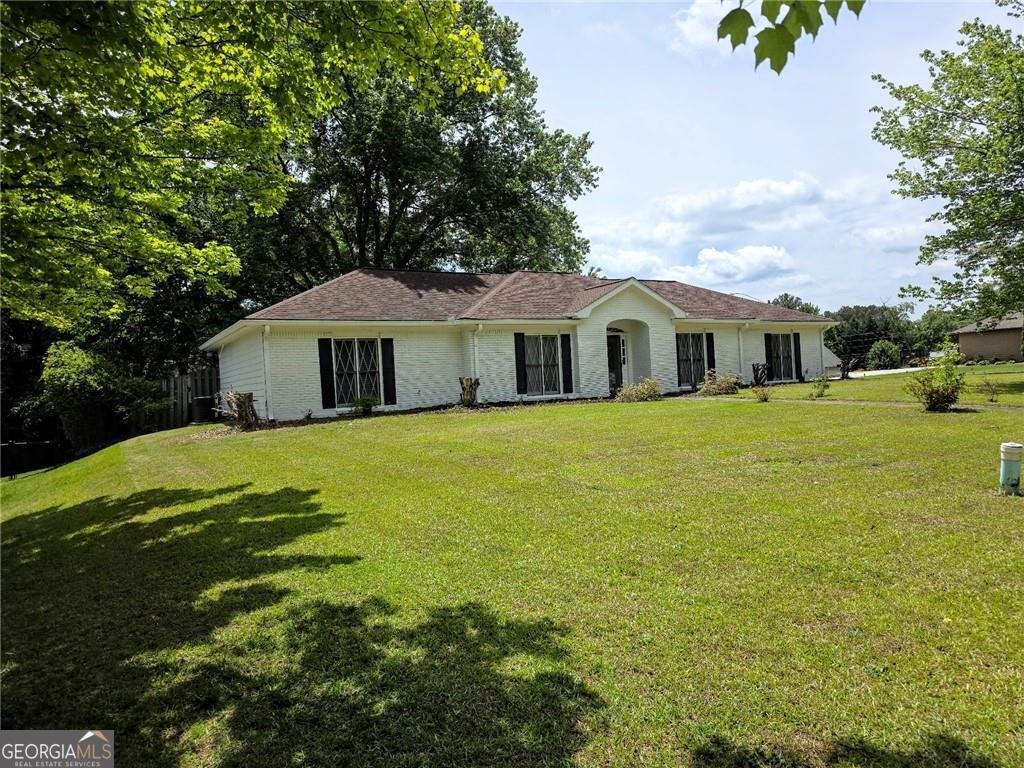 2064 Skyland Glen Drive Snellville - main photo