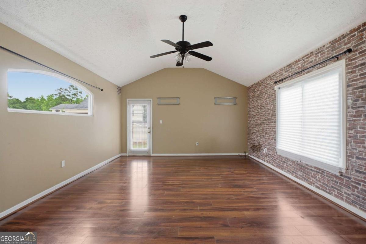 350 Yellow River Lane Conyers - Photo 16
