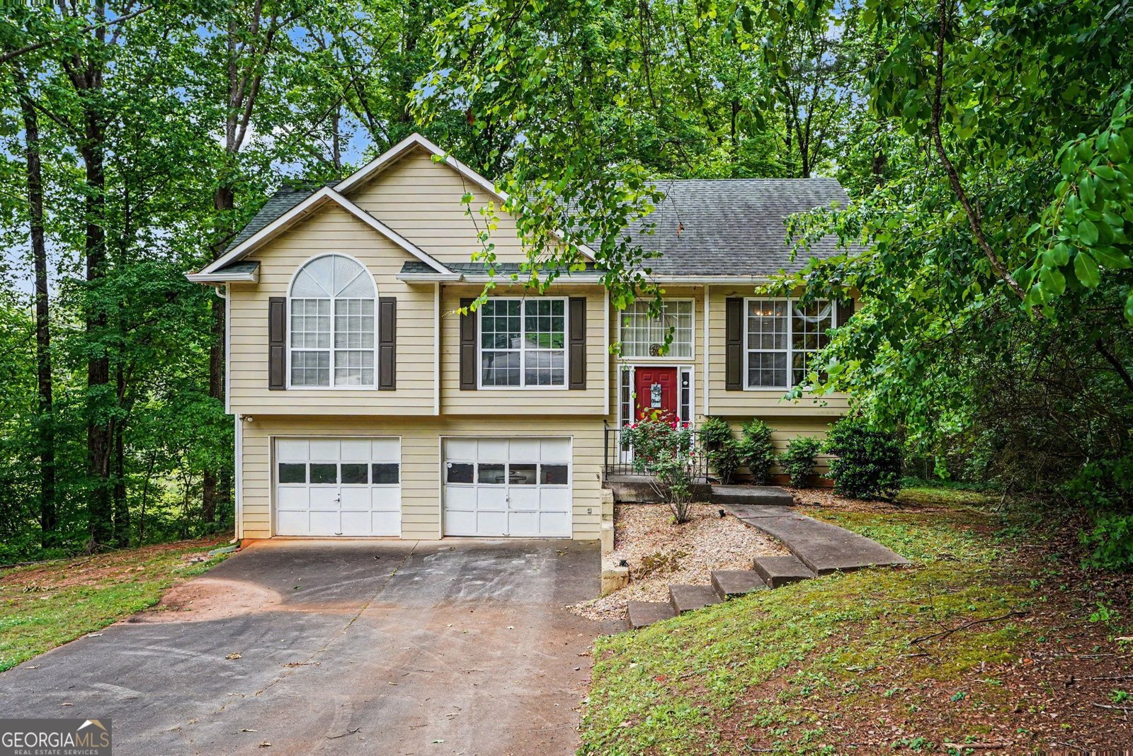 130 Bobolink Drive Stockbridge - main photo