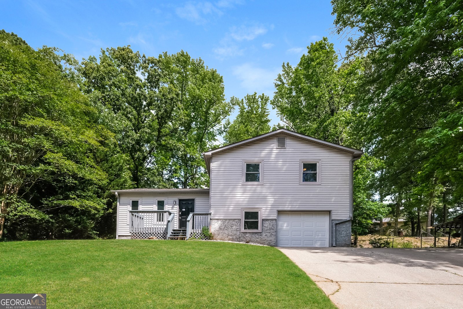 2852 Melanie Lane Douglasville - main photo