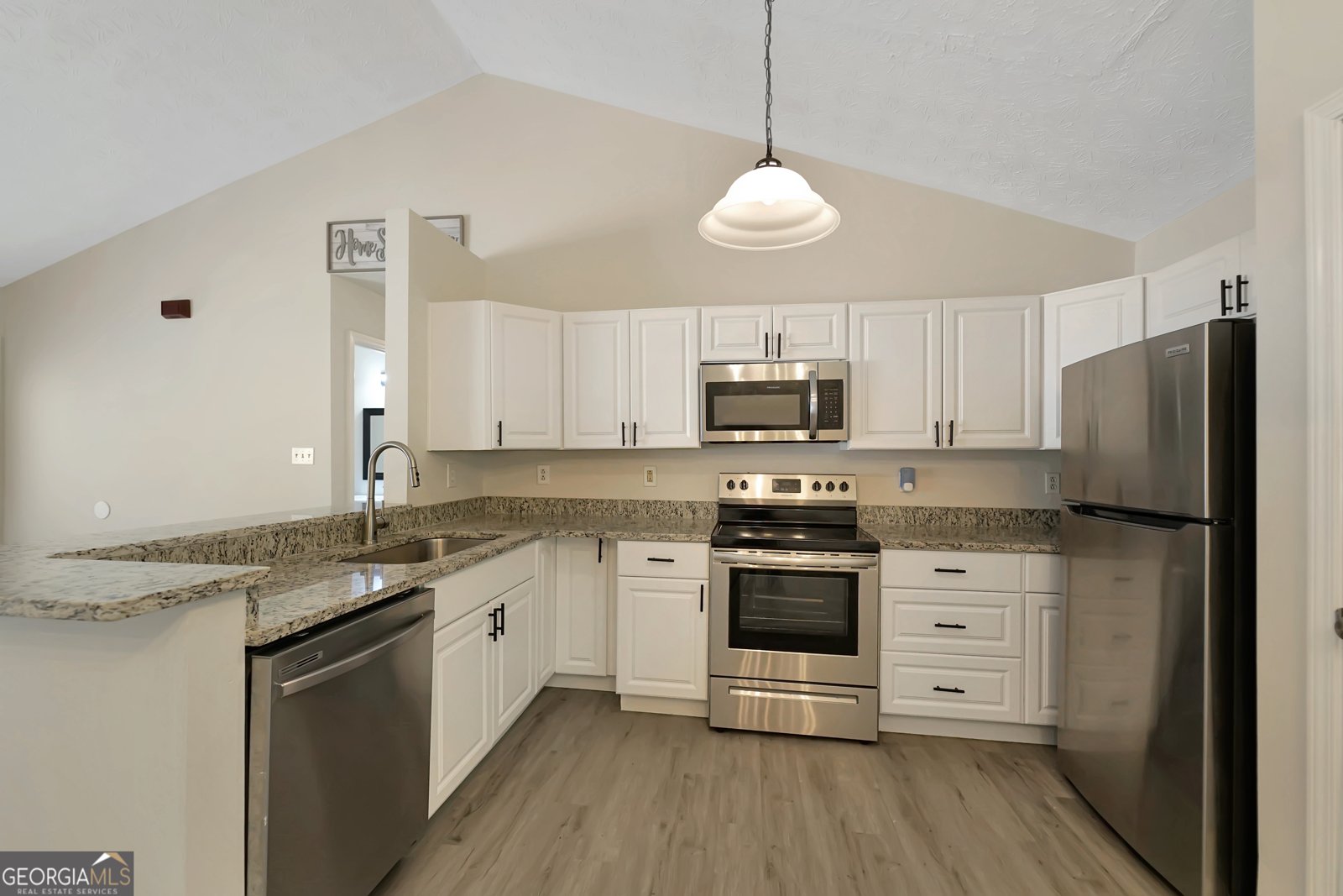 107 Woodridge Drive Stockbridge - Photo 6