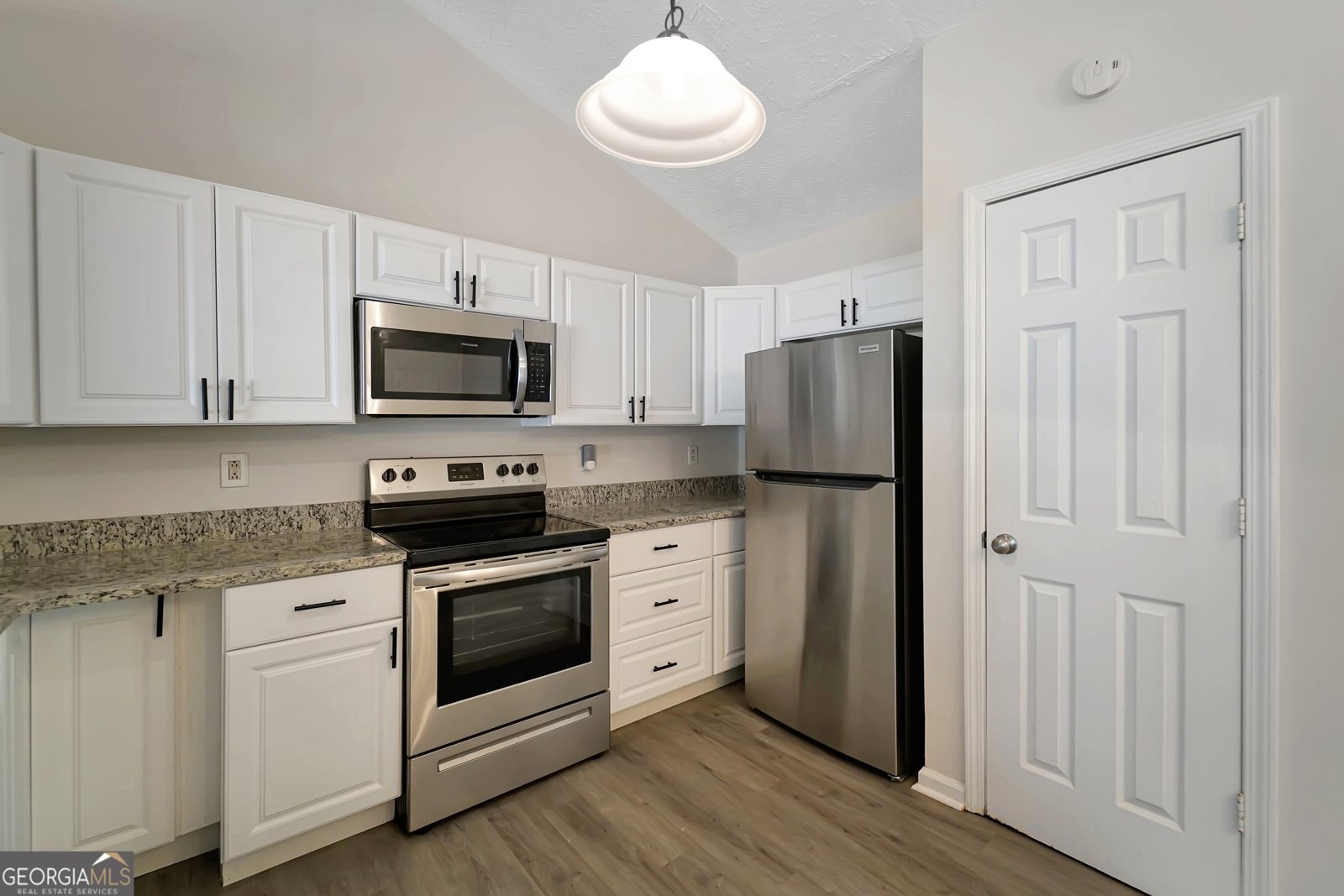 107 Woodridge Drive Stockbridge - Photo 8