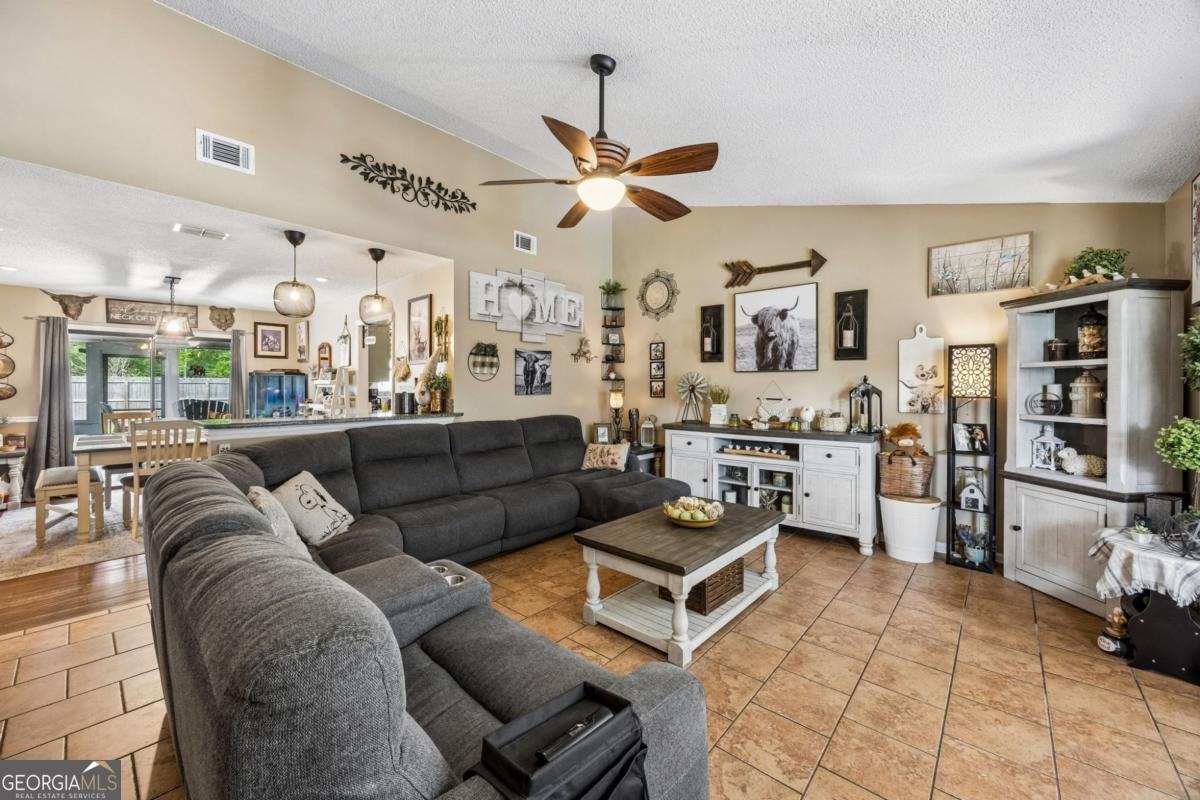 204 Woodvalley Drive Kingsland - Photo 10