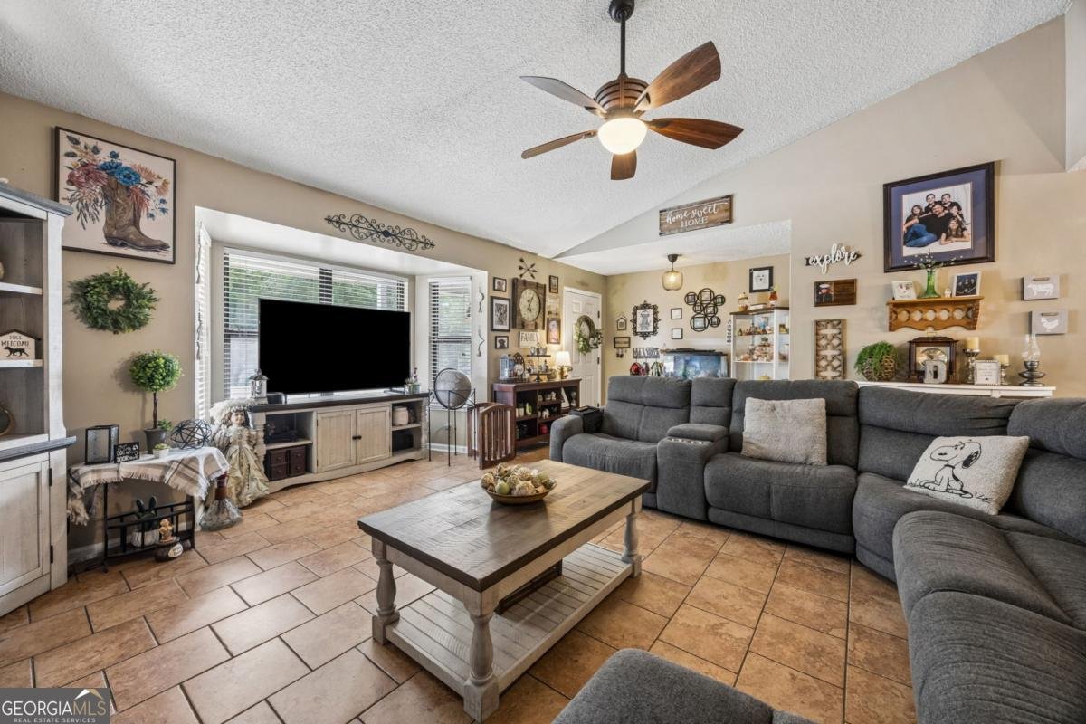 204 Woodvalley Drive Kingsland - Photo 12