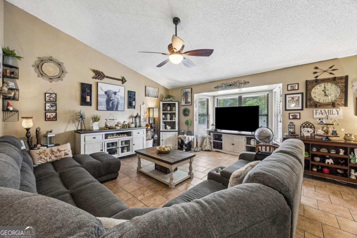 204 Woodvalley Drive Kingsland - Photo 9