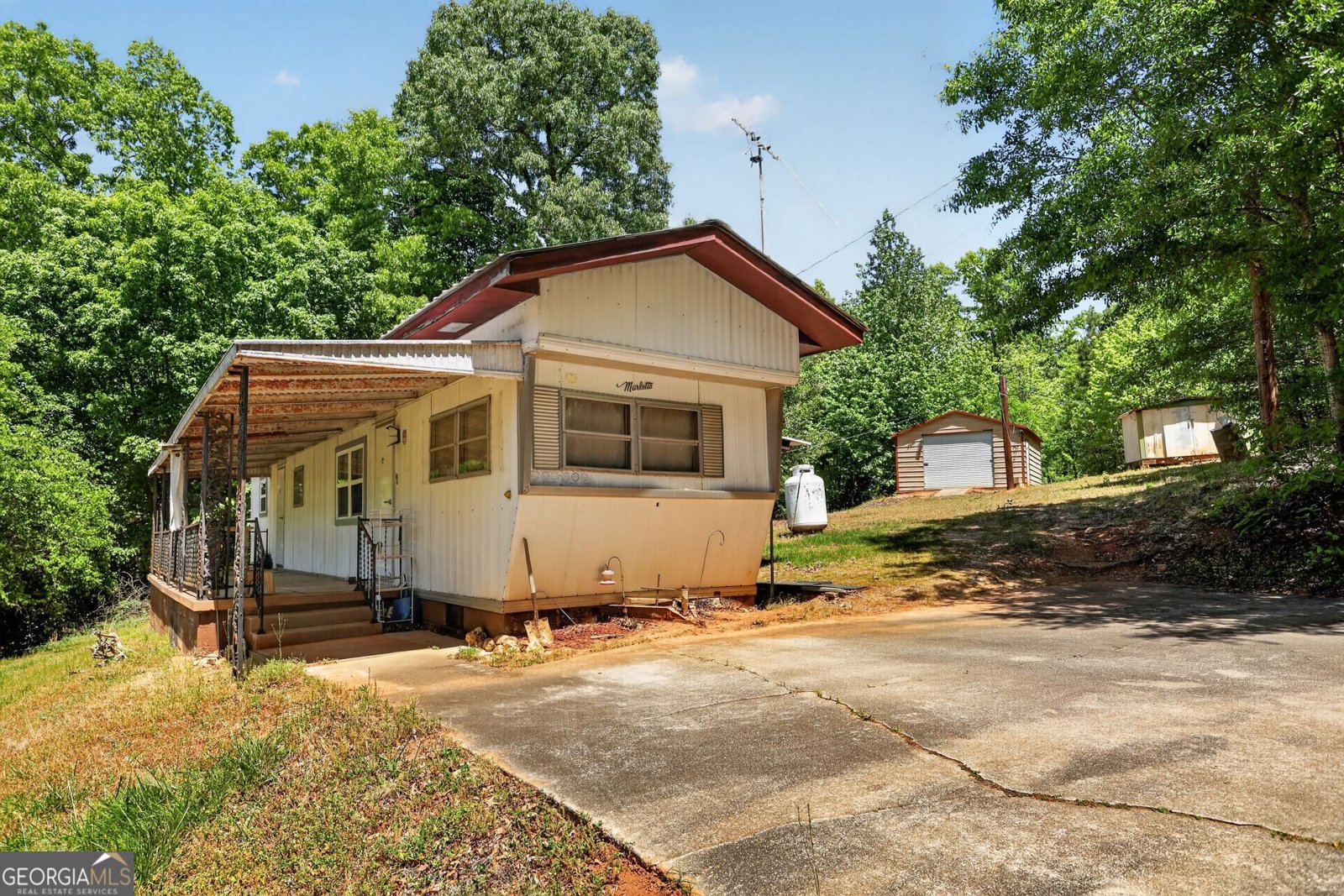 1513 Pine Valley Road Gainesville - main photo