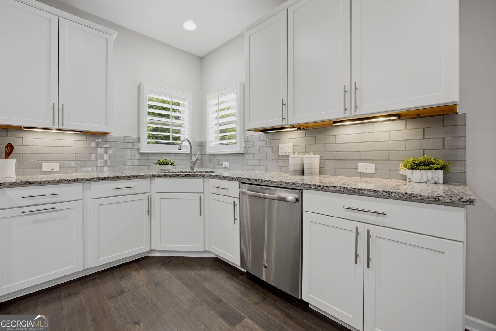 5599 Rapallo Terrace Sugar Hill - Photo 18