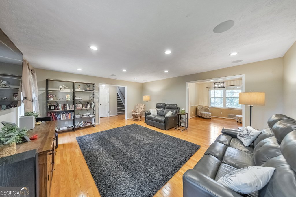 2711 Georgian Court Marietta - Photo 12