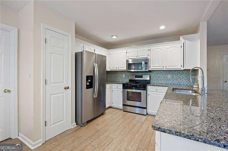 2204 Thicket Court Acworth - Photo 11