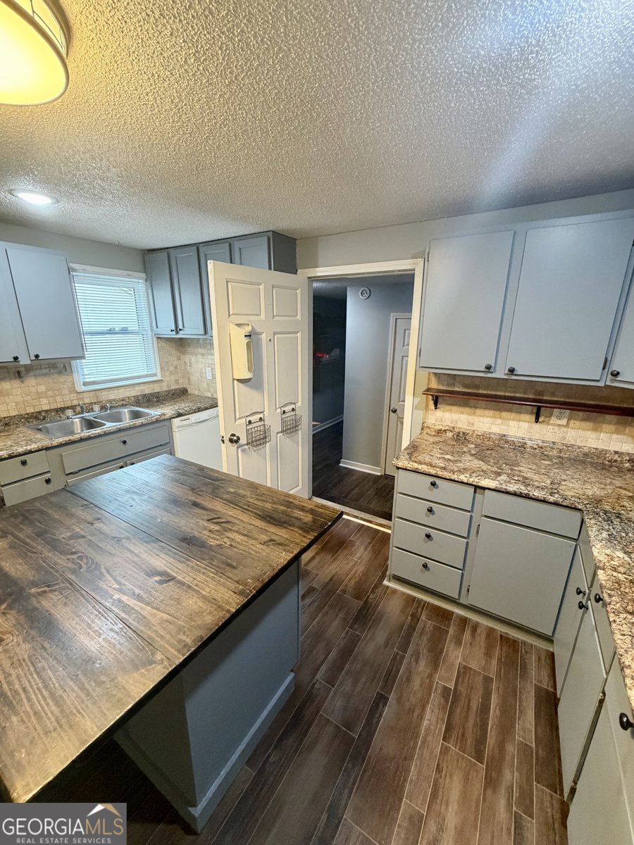666 Woolfolk Street Macon - Photo 32
