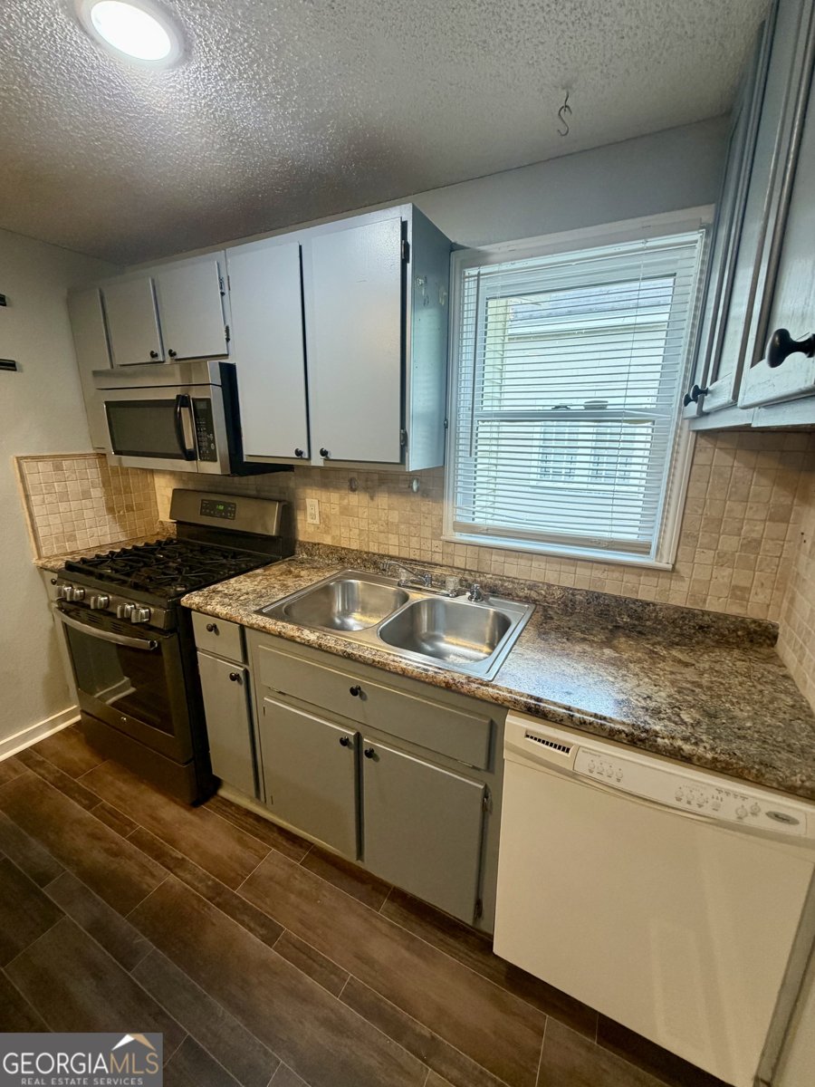 666 Woolfolk Street Macon - Photo 37