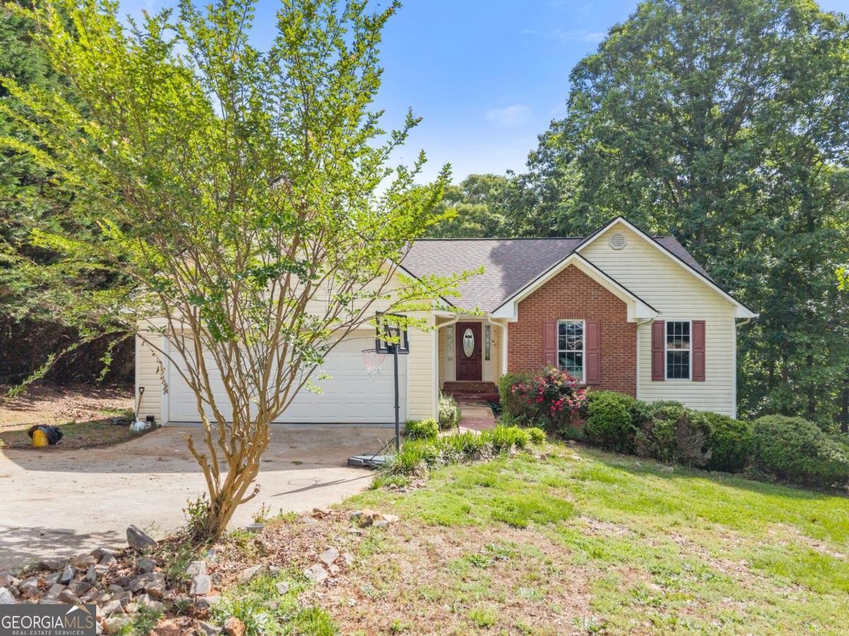 413 Rolling Meadows Drive Cleveland - main photo