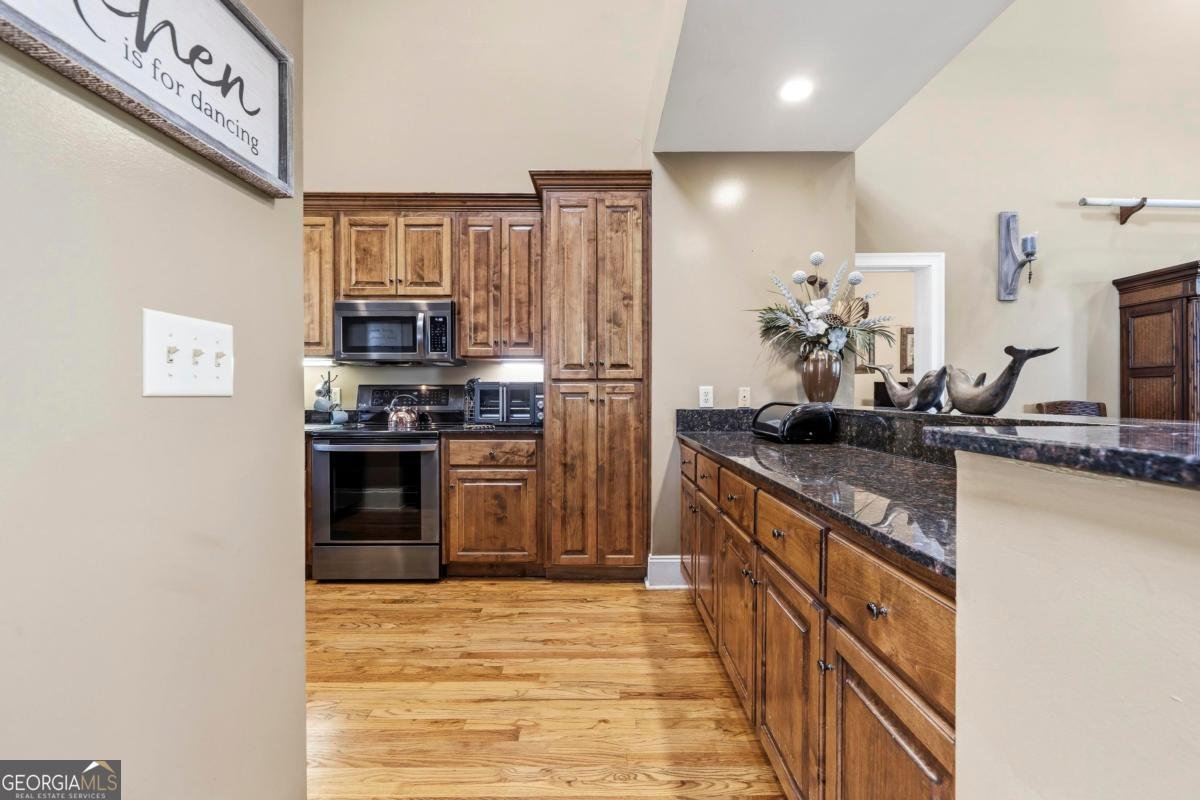 1080 Emerald View Drive Greensboro - Photo 8