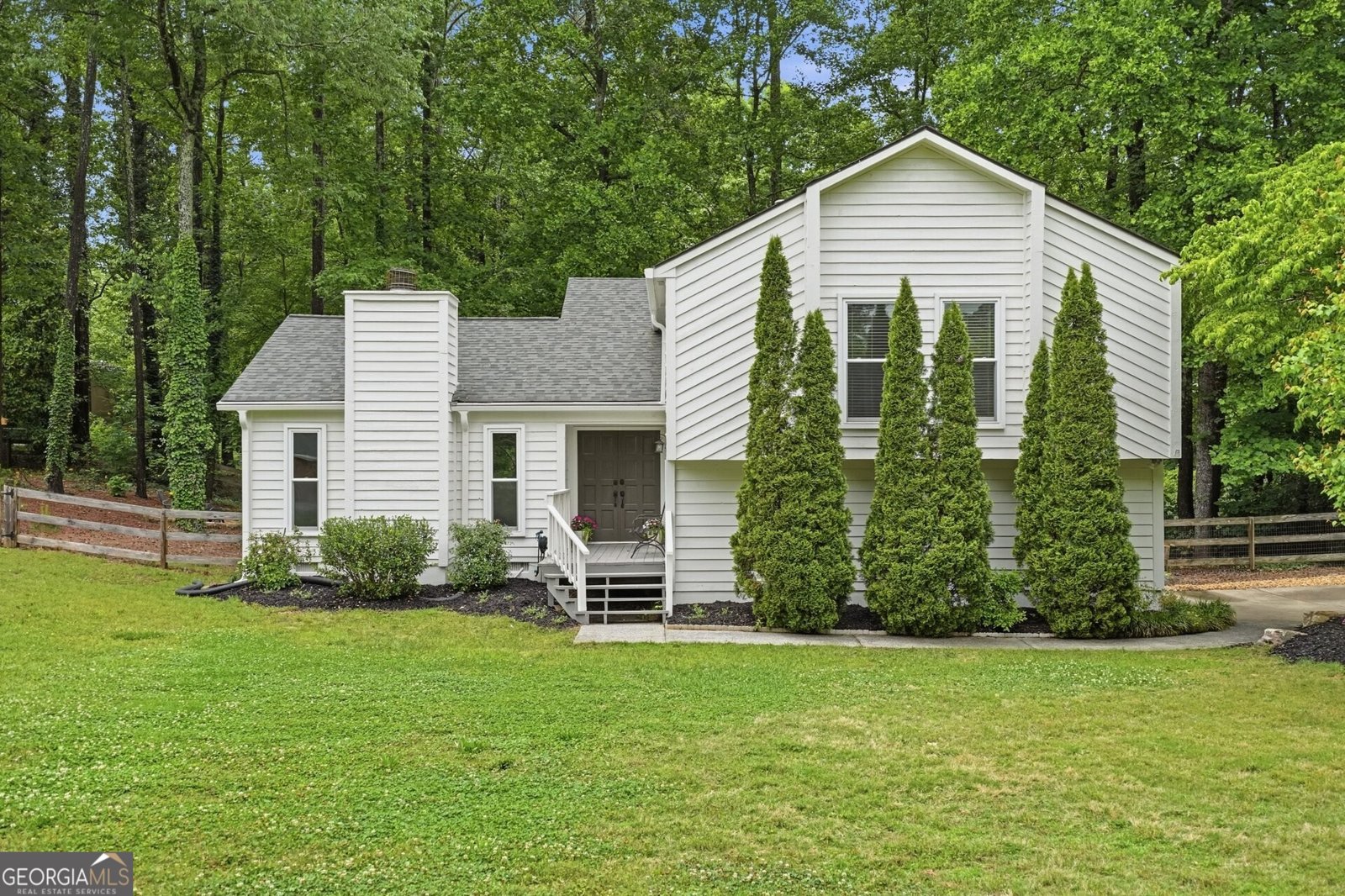2198 Carlyle Drive Marietta - main photo