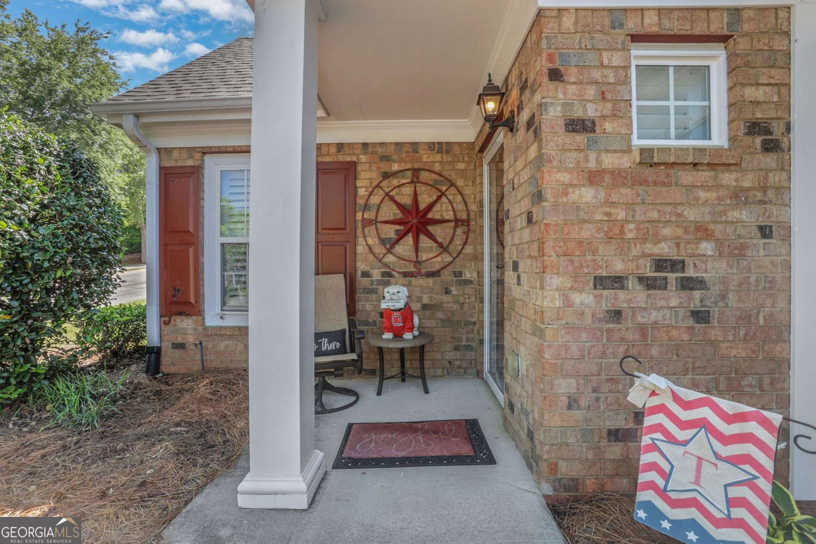 6105 Malloway Court Cumming - main photo