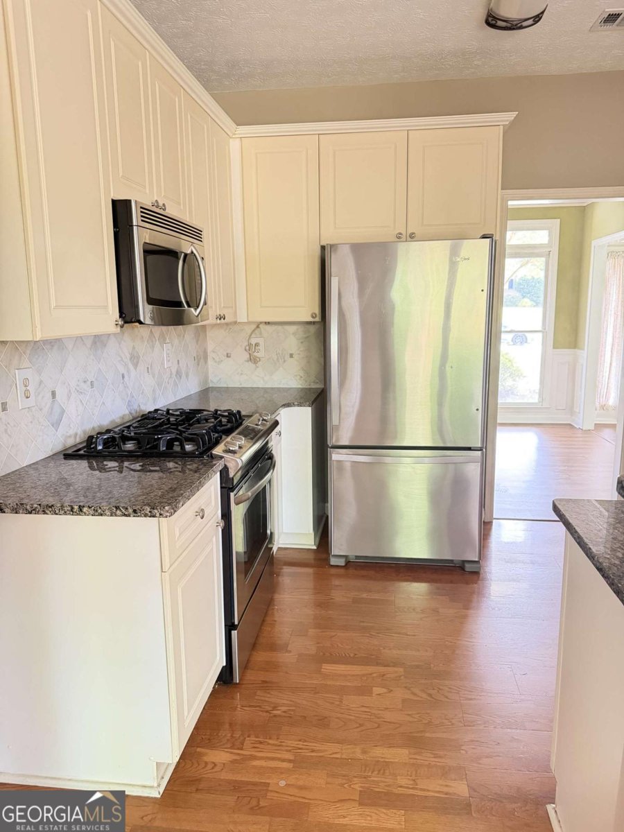 1064 Spanish Moss Court Lawrenceville - Photo 10