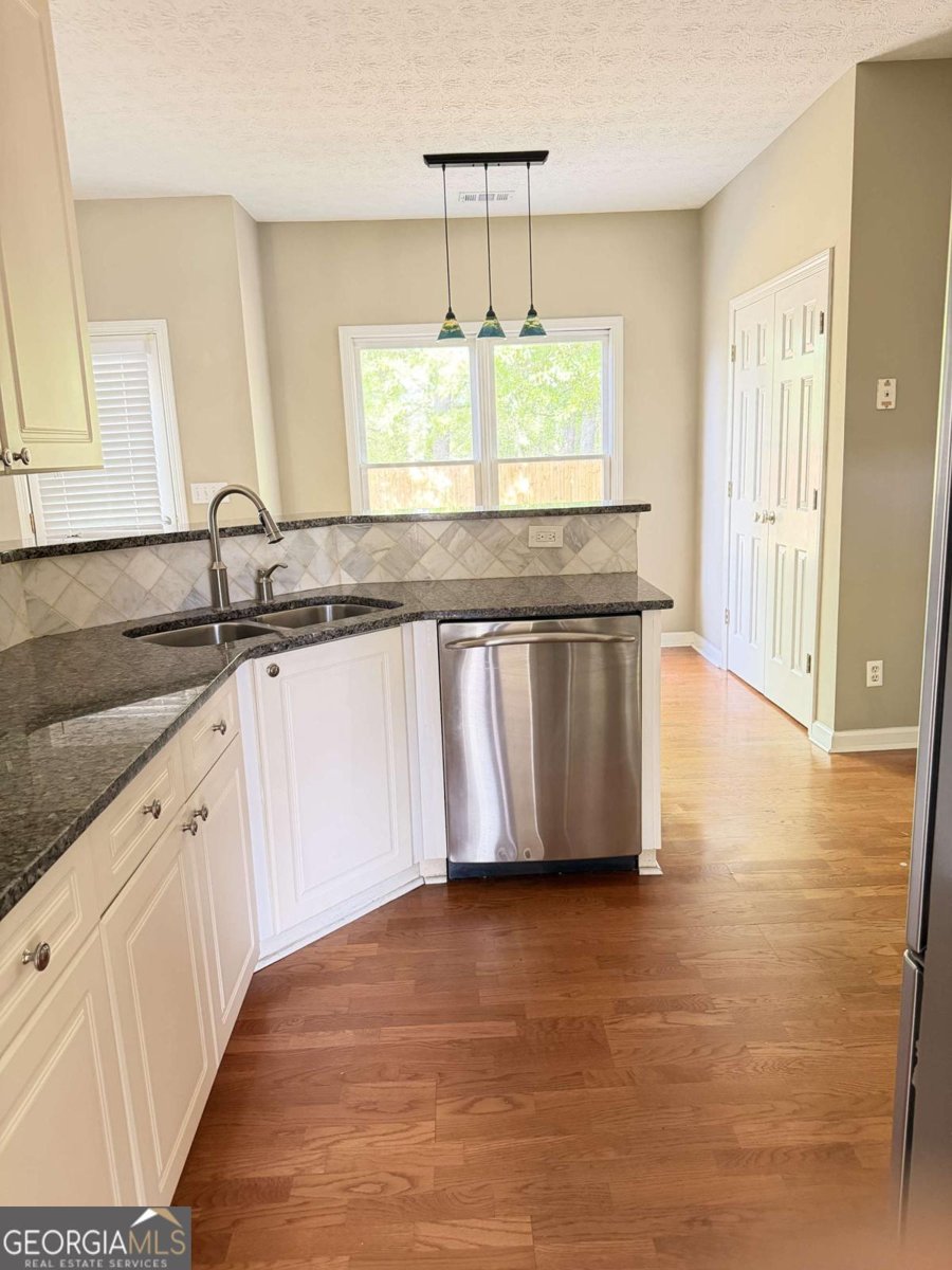 1064 Spanish Moss Court Lawrenceville - Photo 11