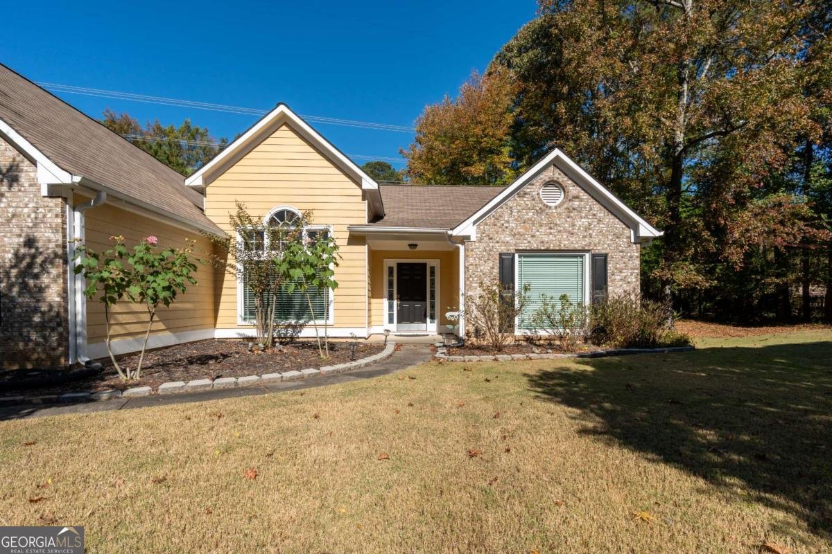 727 Eight Point Court Suwanee - main photo