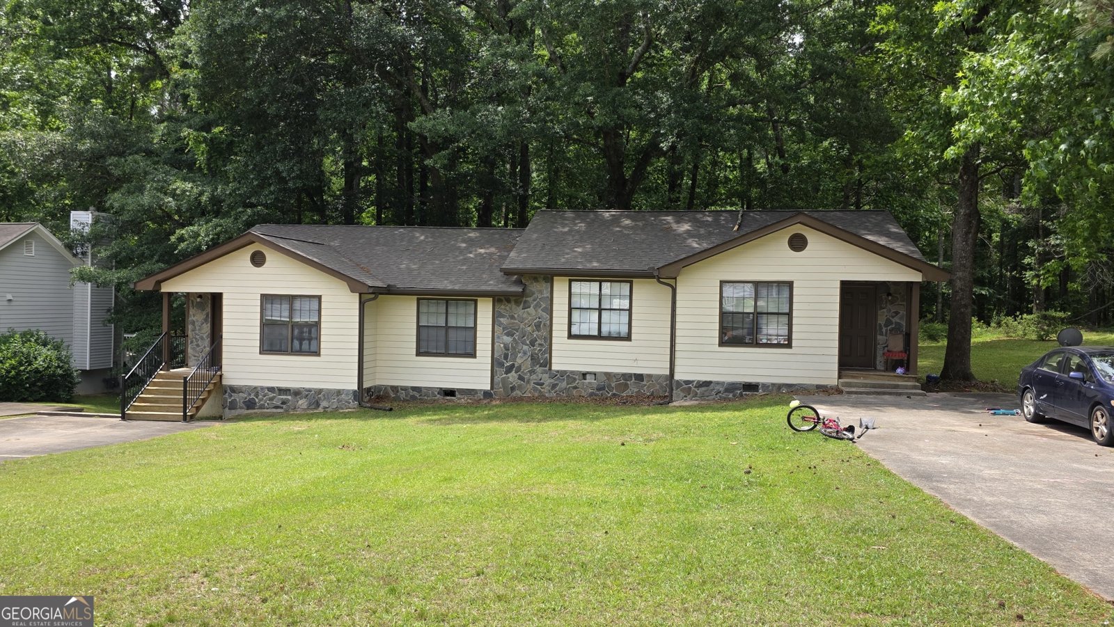 215 Handley Court Tyrone - main photo