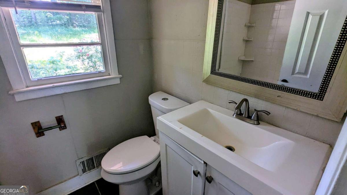 2381 Woodland Drive Kennesaw - Photo 13